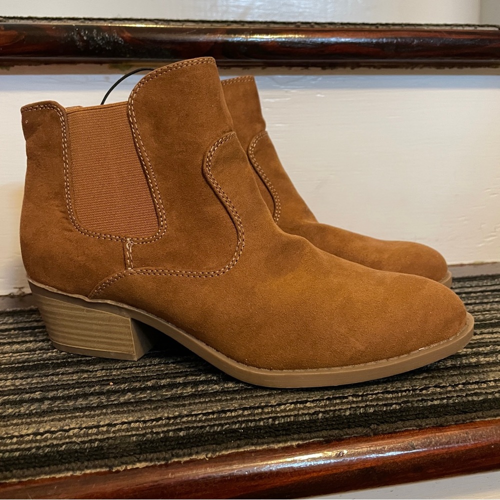 Arizona Ankle Boots